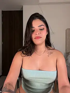 Sara-Evans Show in webcam