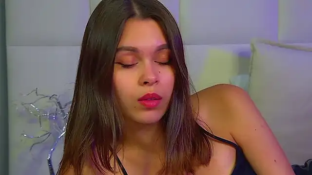 Chatroom XXX en direct de PollyLanders