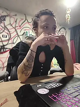 CharlotteKravizz Chat XXX in diretta