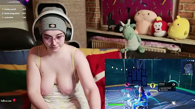 GamerGirl_Eve Chat XXX in diretta