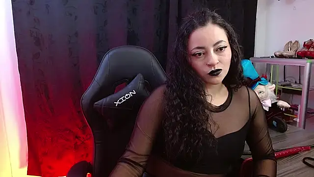 LunaTikka's Live XXX Chat