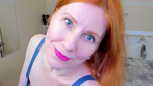 FoxySophia Adlı Modelin Canlı XXX Sohbeti