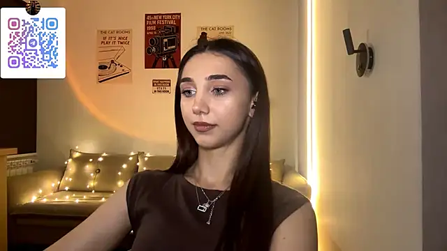 LinaMourn Webbikameraesitys