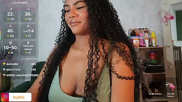 HOTBLACKANDWHITE2 – Naživo XXX chat