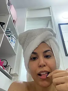 VenusIslove Adlı Modelin Canlı XXX Sohbeti