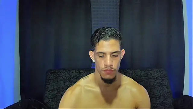 jhonnysnow17 élő XXX-chatje