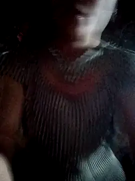 แชท XXX สดของ bree-zz