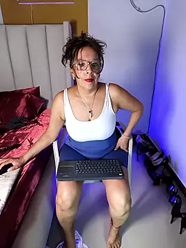 Rubi424: онлайн-секс-чат