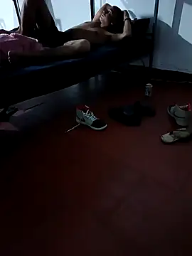 Chatroom XXX en direct de MonasticCanine