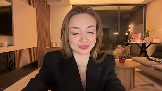 XXX chat uživo modela Jolienne