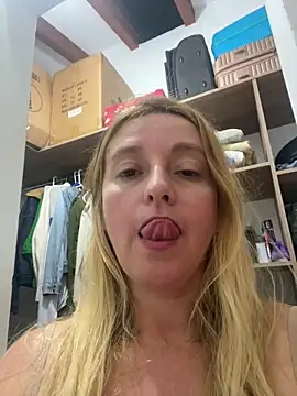 moniquerainx's Webcam Show