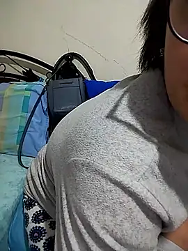 XXX chat uživo modela lolo890