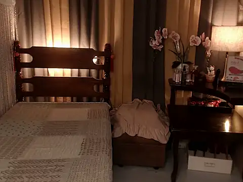 Jastine_hunk élő XXX-chatje