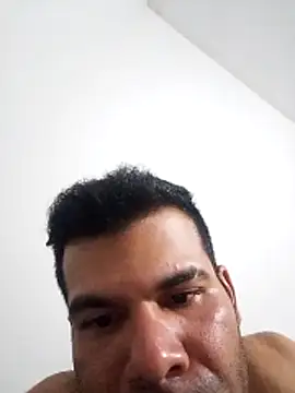 thom_1 Live XXX Chat