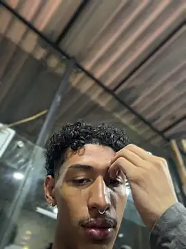 Leon_Creed élő XXX-chatje