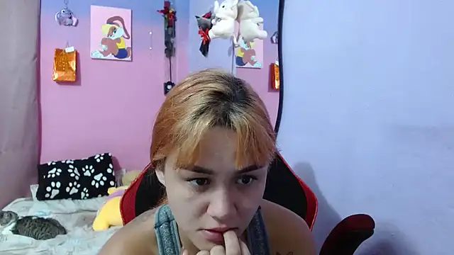 Cute-rouss Show in webcam