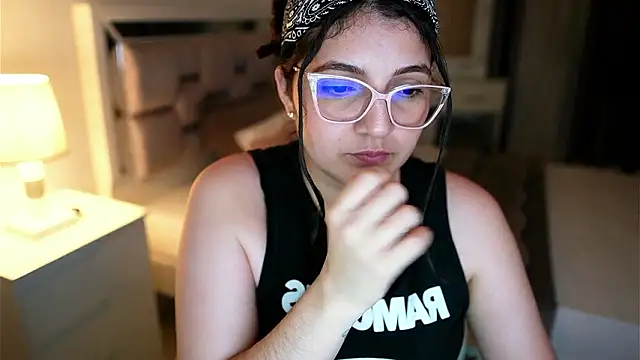 Chat +18 de Camilaa_bueno ao vivo