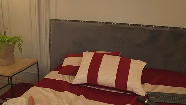 Chat XXX en directo de Alessia-miller_