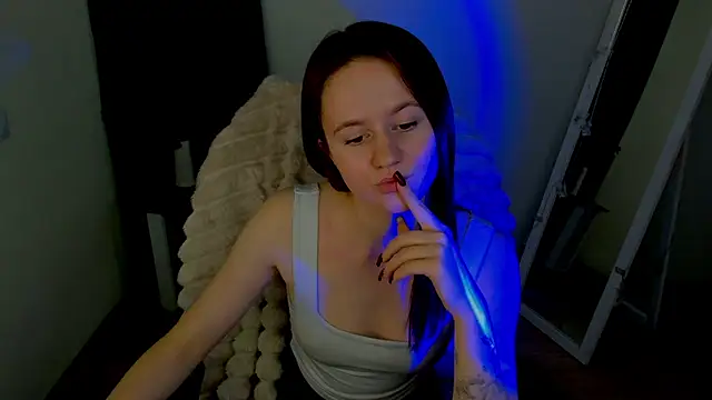 Catherine_e Adlı Modelin Canlı XXX Sohbeti