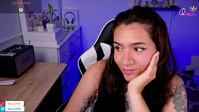 XXX chat uživo modela ImLui_lu