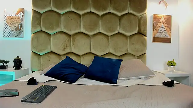 Mia_Reyesjs élő XXX-chatje