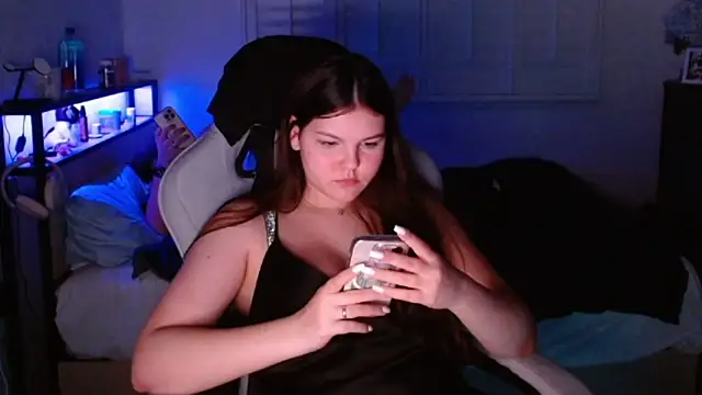 Вебкам-шоу yourmila1