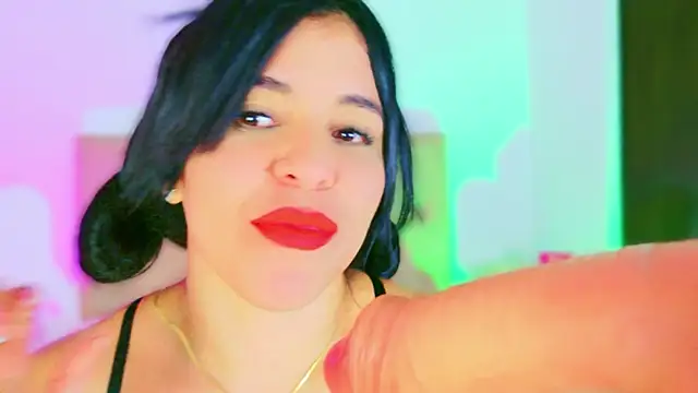 Chat +18 de CharlootteEvans ao vivo