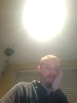 Živý XXX chat piercingpik