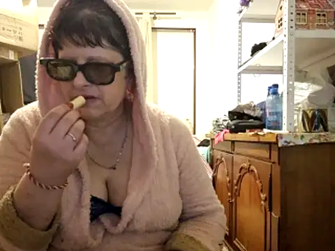 Samantha_Squirt@xh 现场XXX聊天