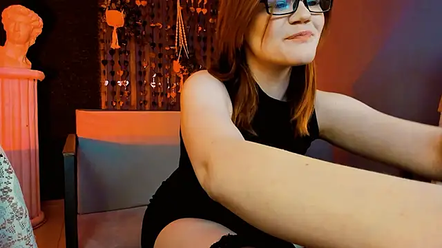 Онлайн чат XXX EllieFoxy