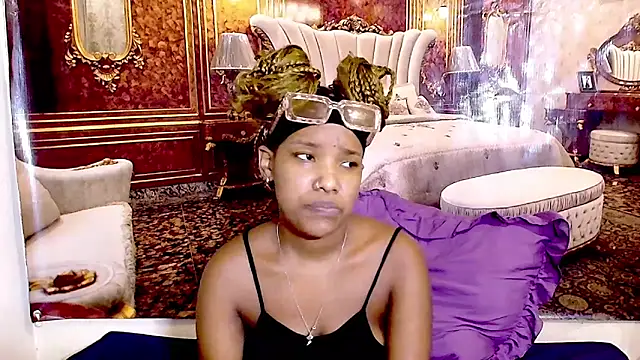 Chat +18 de EroticSexyPrada ao vivo