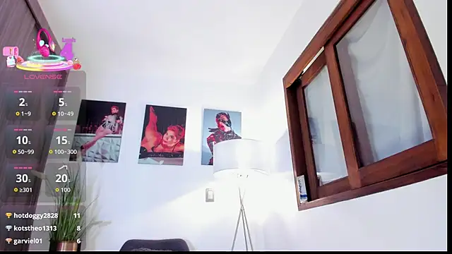 Alice_Barry Show in webcam