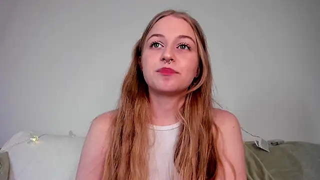 MiaMews live XXX chat