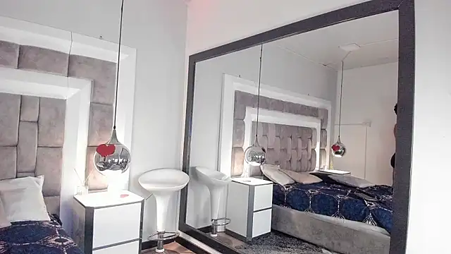 XXX chat uživo modela Mike_thomsonn