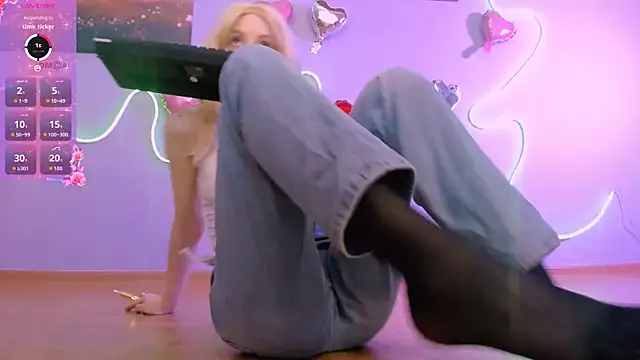 mia_starrr_ – Live XXX-chat