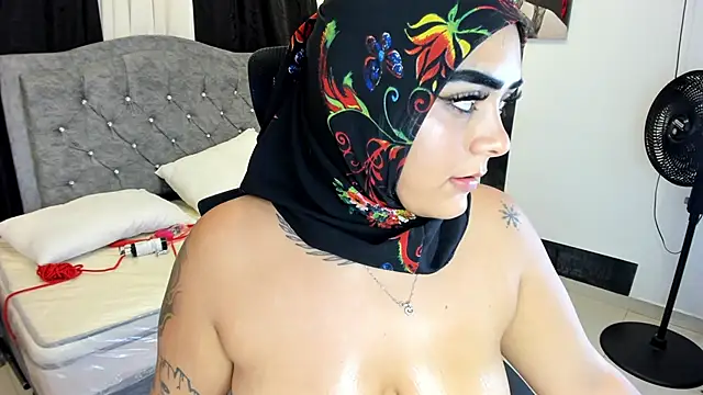 Inaya_Khalifaのウェブカメラショー