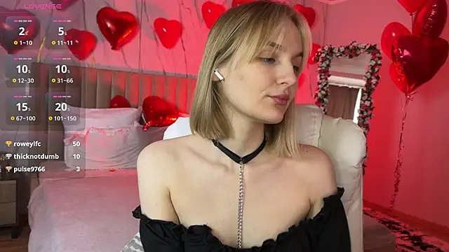 _Vikky_Moon_'s Live XXX Chat