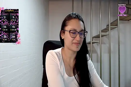 XXX chat uživo modela Jessie_Desire