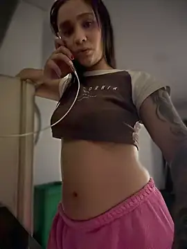 Isabella-Teen's Webcam Show