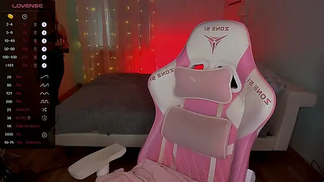 AnyaTaylor_ Chat XXX in diretta