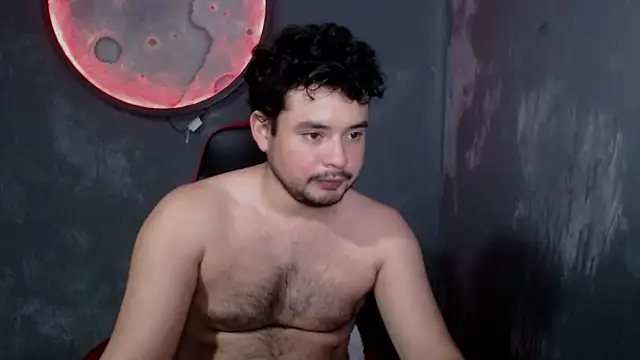 kaiserfox_:  διαδικτυακό σόου στην κάμερα