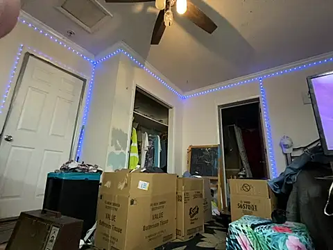 CLoSpunkmeyer69: διαδικτυακό σόου στην κάμερα