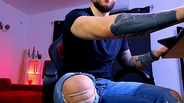 MightyAaron66: онлайн-секс-чат