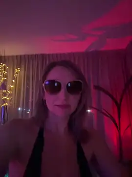 Онлайн чат XXX hottogetherNL