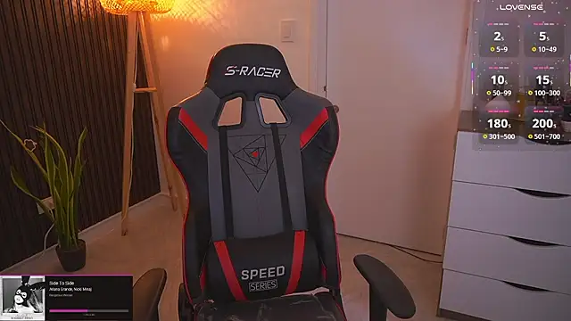 DanikaDillan Chat XXX in diretta