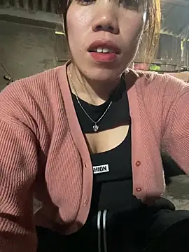 Pokazy przed kamerką – nhinhi-sexy