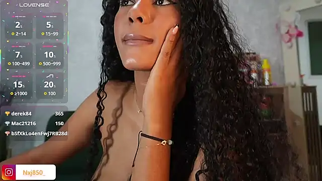 Živý XXX chat HOTBLACKANDWHITE2