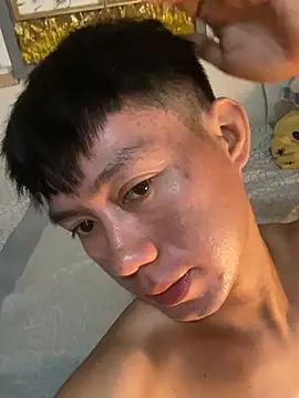 xshyboyx Adlı Modelin Canlı XXX Sohbeti