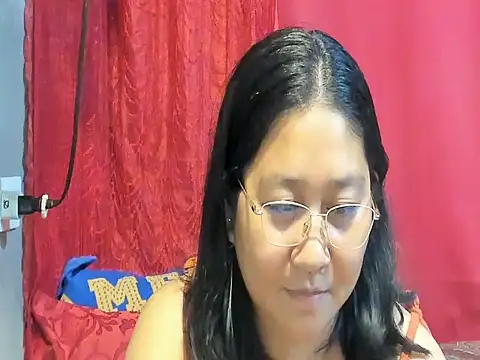 Show modela PINAYSUNSHINE38 na web-kameri