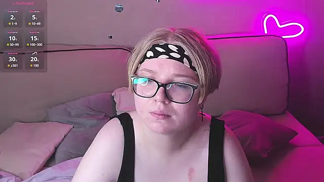 Lauraaa_Smith – Naživo XXX chat